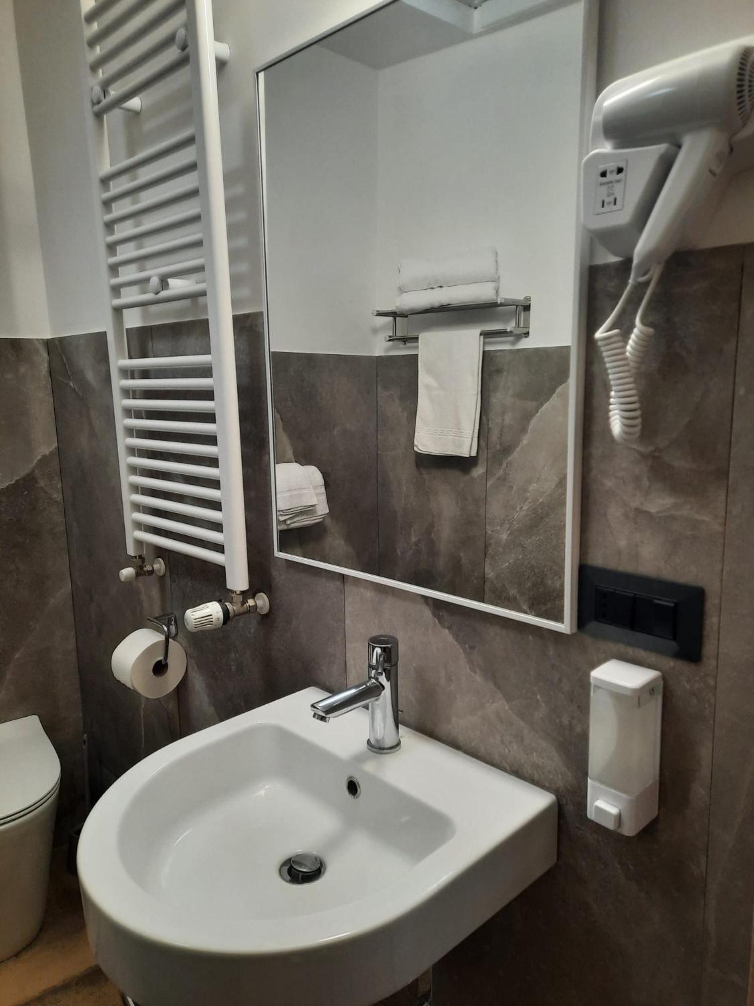 Apartamento Viccinella House Capranica Exterior foto